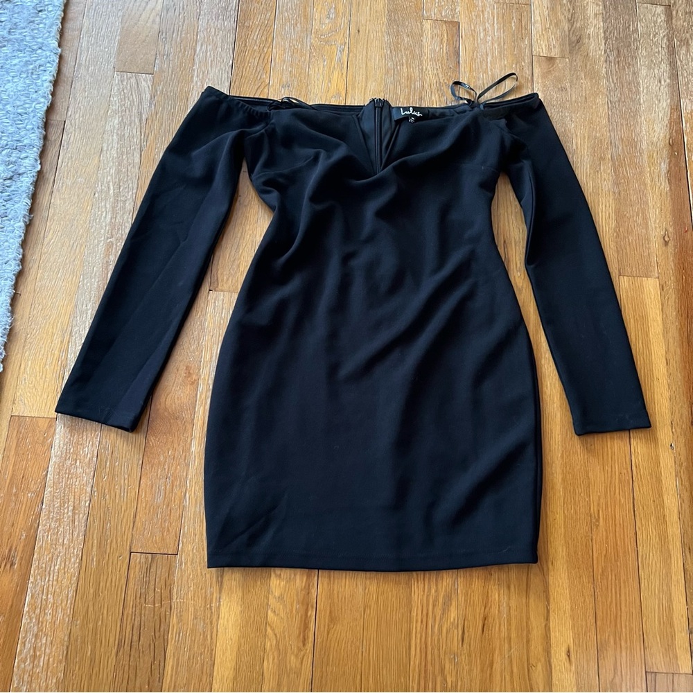 Black Lulus off the shoulder dress size M